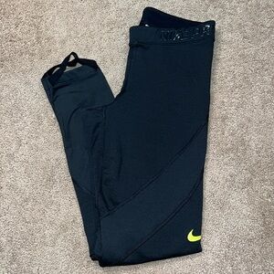 NIKE Pro HyperWarm Leggings